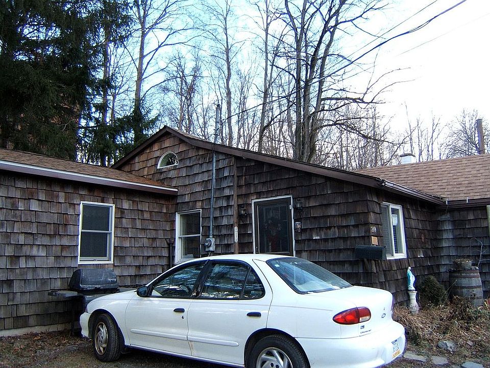 2nd image of 280 Erie St