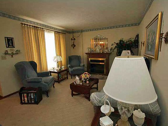 4th image of 1901 Wilshire Dr