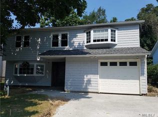 21 Anchorage Rd, Port Washington, NY 11050