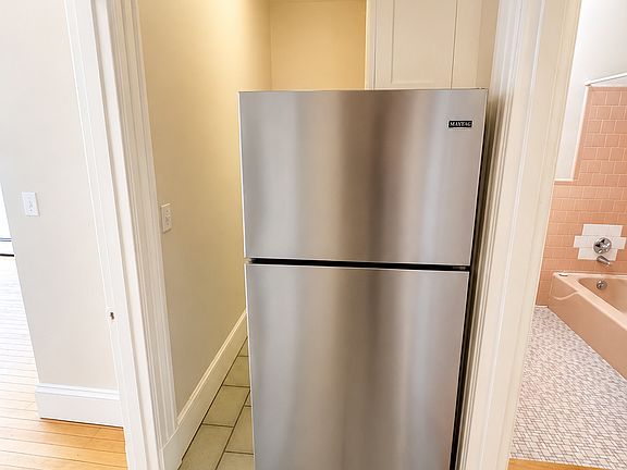 5th image of 6 Arlington St #11Z