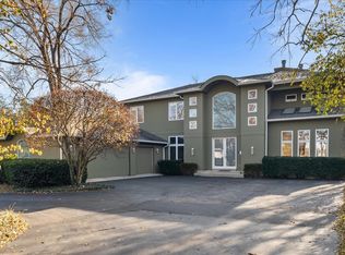 994 Brittany Rd, Highland Park, IL 60035