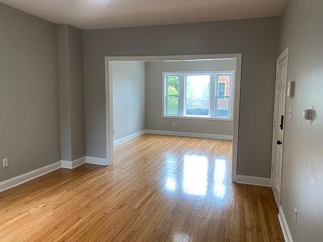 1st image of 3118 W Montrose Ave Floor 2