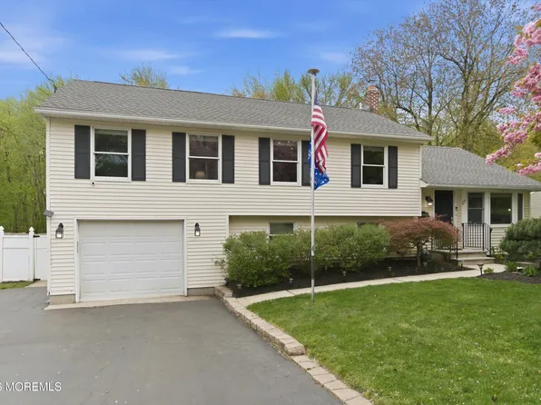 17 Millbrook Drive, Middletown, NJ 07748