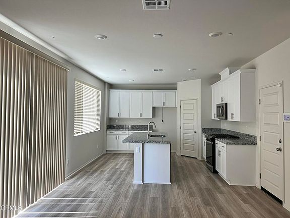 3rd image of 40493 Birchfield Dr