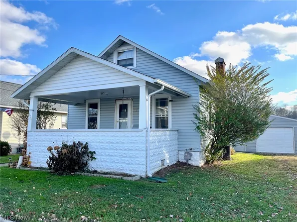 314 3rd St, Lowell, OH 45715