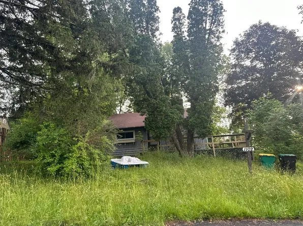 1102 Valhalla Dr, East Stroudsburg, PA 18301