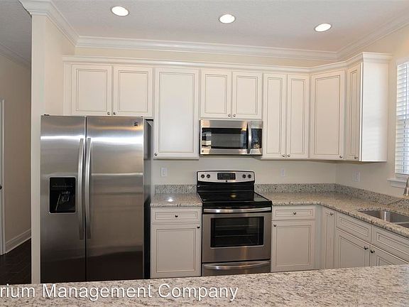 5th image of 2431 E Pine St #3226263