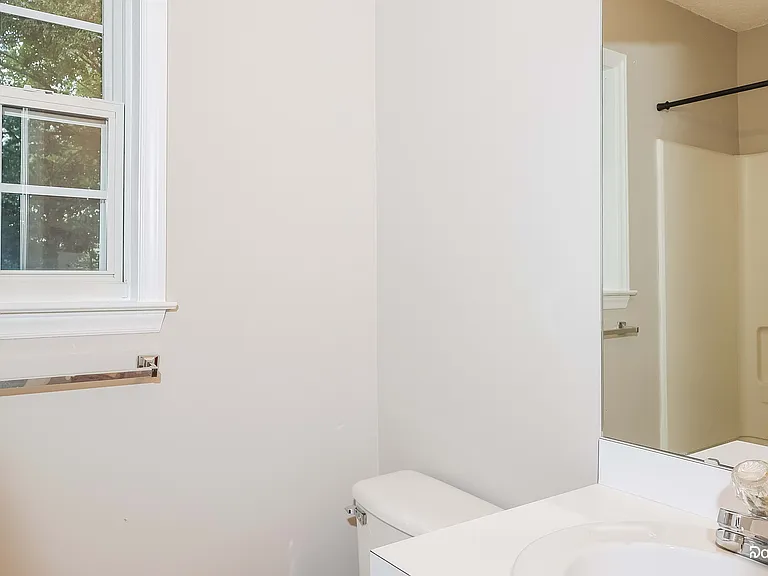 108 Biltmore Dr — Photo 8
