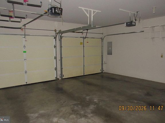 4th image of 618 Observatory Dr