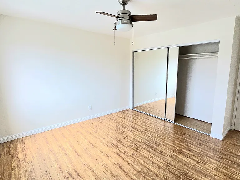 2251 Crenshaw Blvd #6 — Photo 12