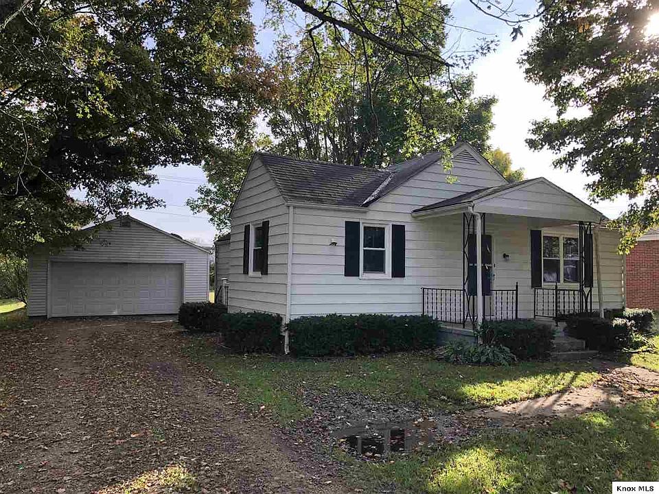 1st image of 4 Lakeview Dr