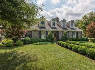 1252 Summit Dr, Lexington, KY 40502