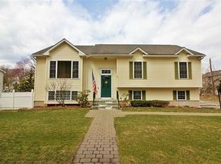 1212 Frost Ln, Peekskill, NY 10566