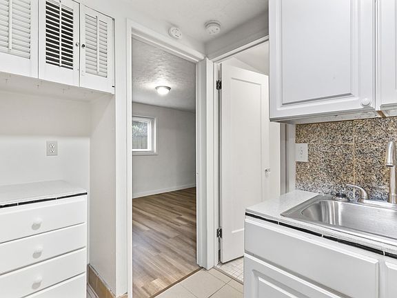 3rd image of 4320-4328 NE Maywood Pl #4326