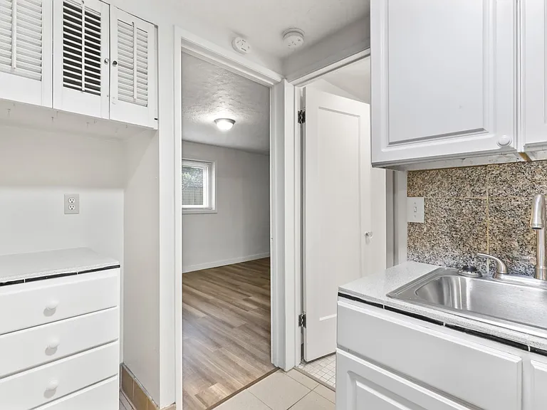 4320-4328 NE Maywood Pl — Photo 3