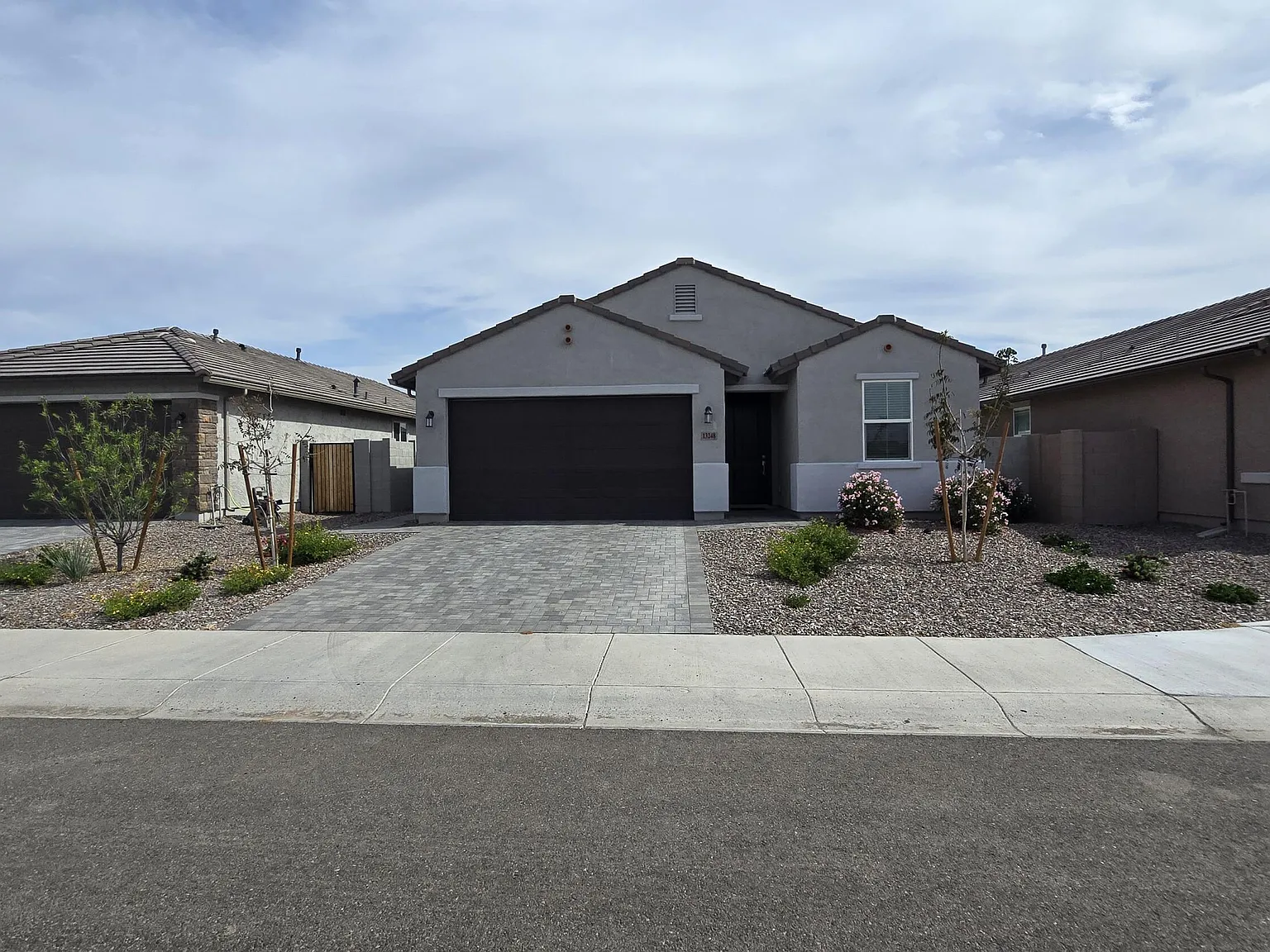 4 bed, 3.0 bath, 1958 sqft, $2,399 — Photo 1