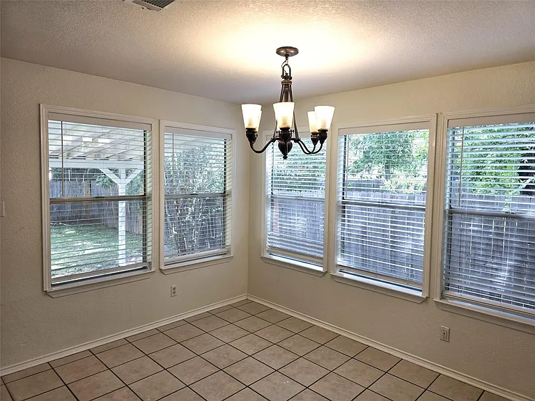 1600 Hollow Tree Blvd — Photo 13