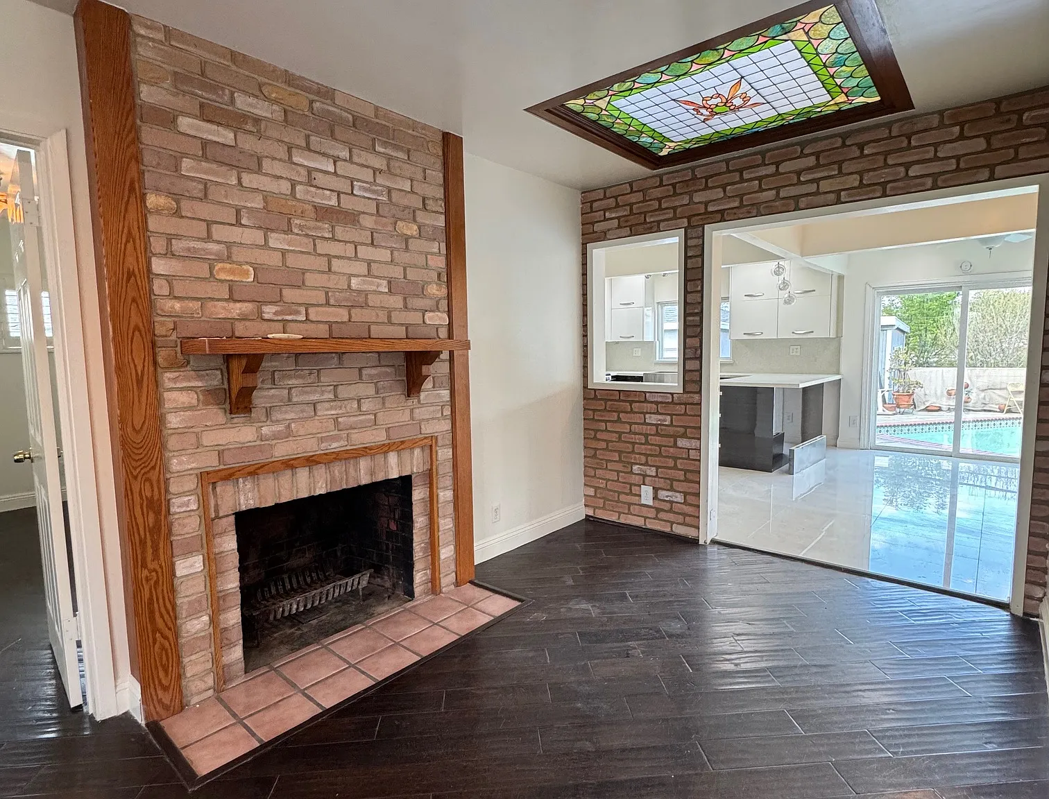4 bed, 2210 sqft, $4,650 — Photo 4
