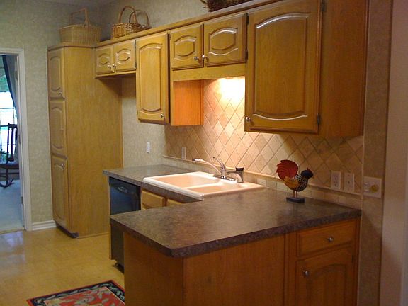 Updated sink, instant hot water