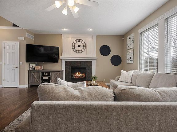 5th image of 21613 W 61st St