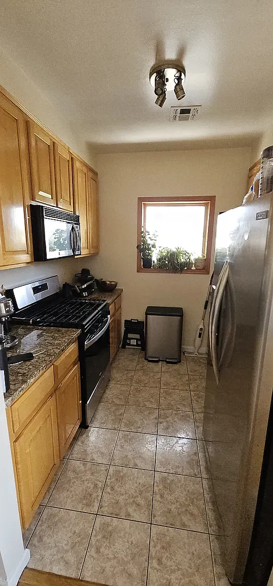 3 bed, 1200 sqft, $3,500 — Photo 1