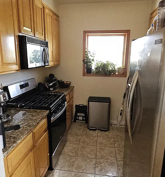 3102 Harding Ave — Photo 1