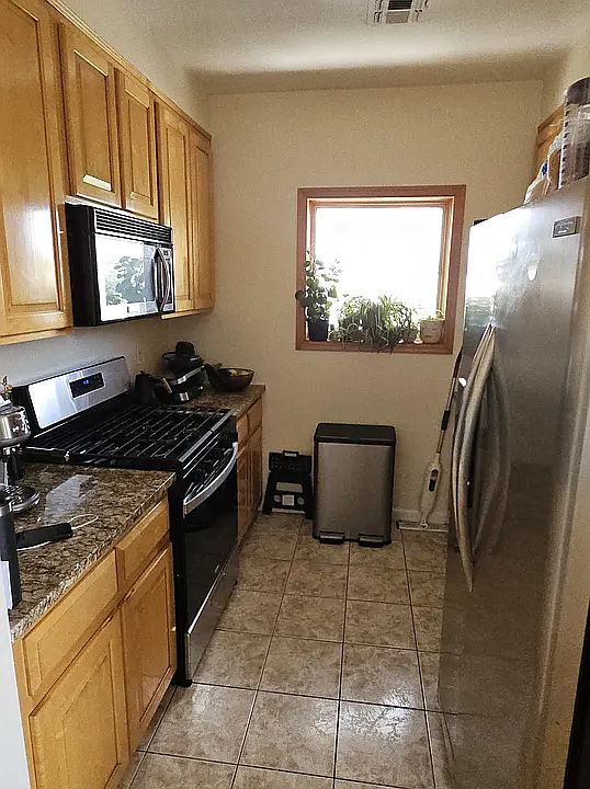 1st image of 3034 Harding Ave