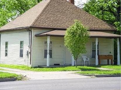 1st image of 911 N College Ave