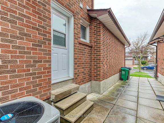 3rd image of 3158 Nawbrook Rd