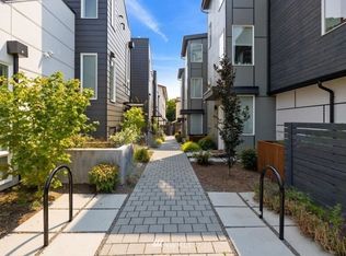1121 NW 56th St #A, Seattle, WA 98107