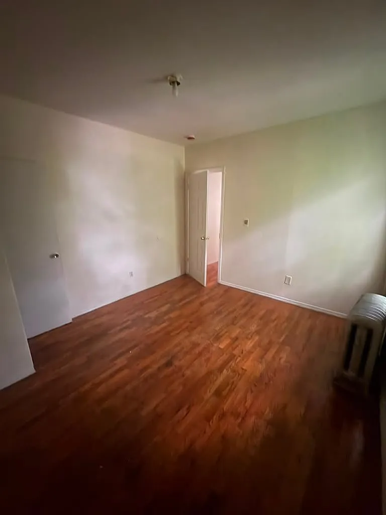 10 Mooney Pl — Photo 2