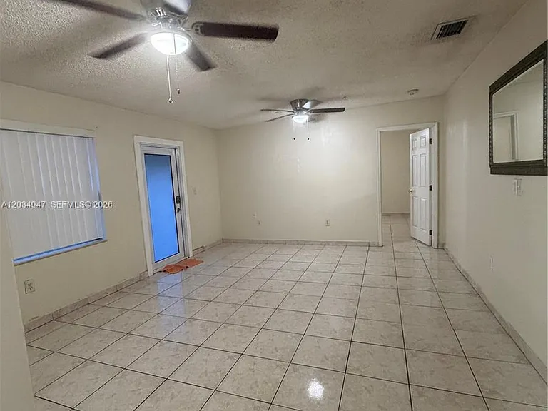 15431 SW 101st Ave — Photo 3