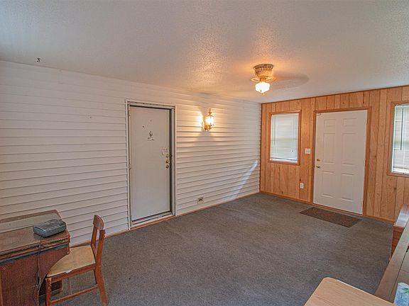 3rd image of 261 Pine Dr