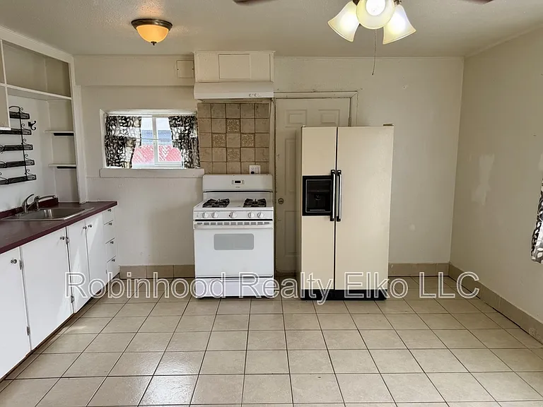 176 S 4th St #2 — Photo 5