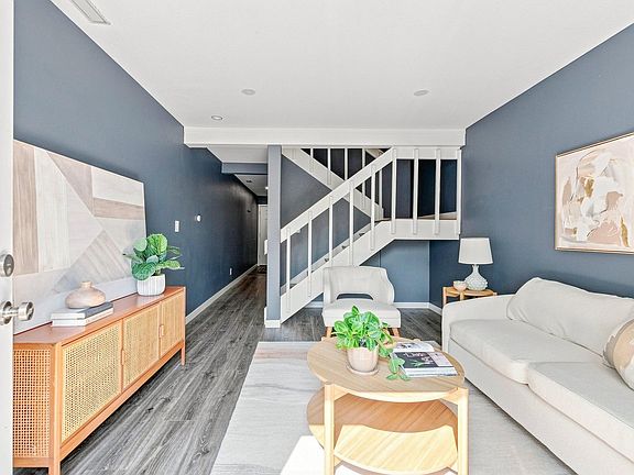 4th image of 1111 Maxwell Ave #226