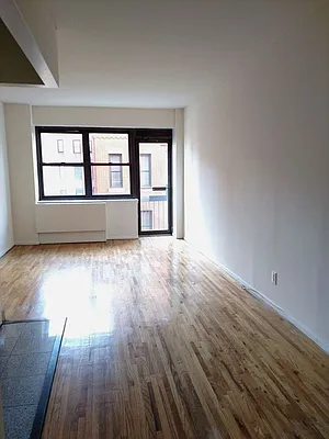 Rented by Mossanen Group | media 9