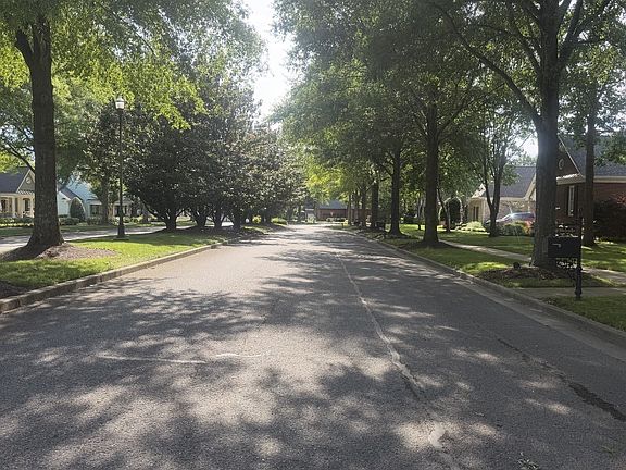 3rd image of 745 Fountainwood Blvd