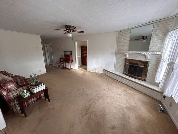 2nd image of 1526 Buntin Ln