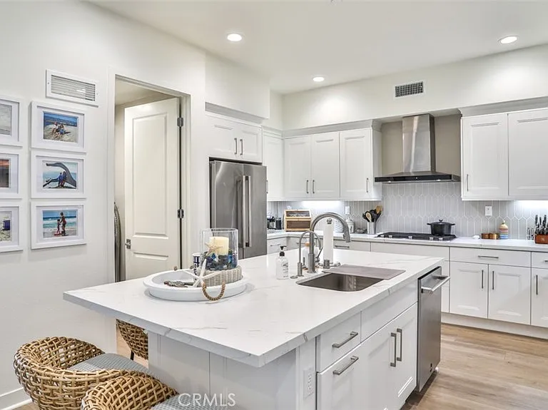3319 Doheny Way — Photo 12