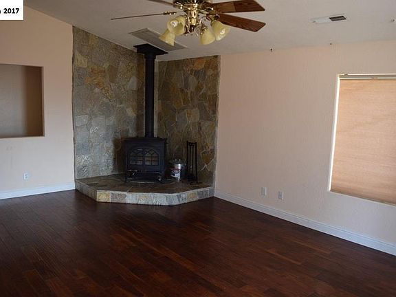 5th image of 462900 Lower Christie St