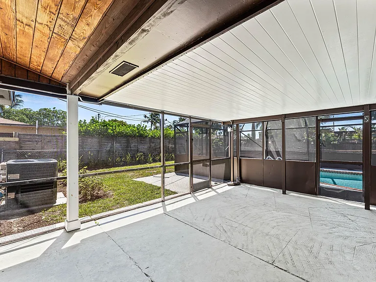 134 SW 14th Ave #A — Photo 14