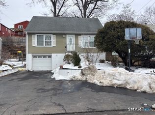 474 Indian Ave, Bridgeport, CT 06606