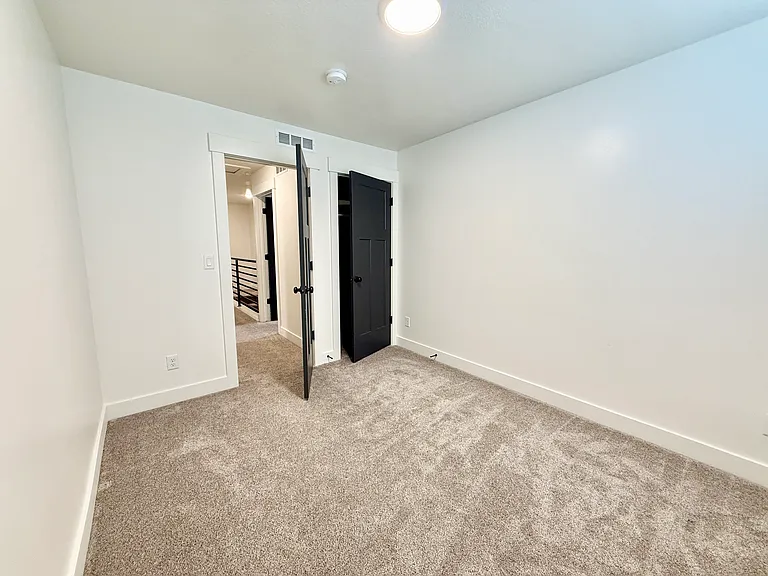 1348 E 900 S — Photo 20