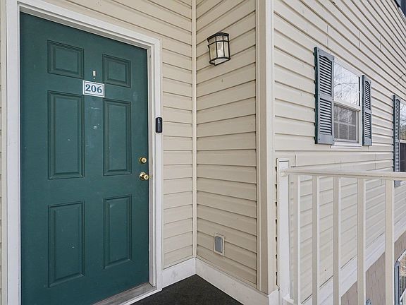 3rd image of 6022 Dick Pond Rd. #206