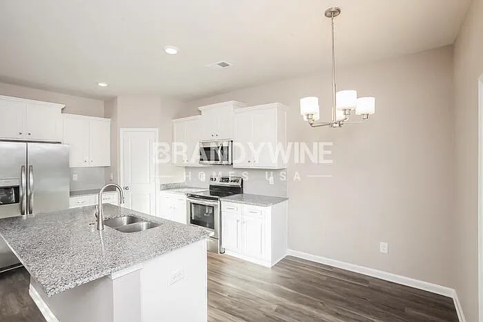 519 Glenmanor Dr — Photo 7