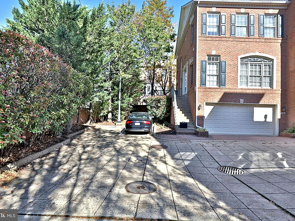 1st image of 1128 N Vernon St