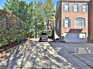 1128 N Vernon St, Arlington, VA 22201