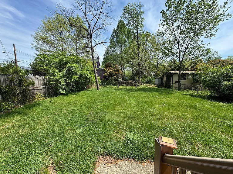 9405 Rhode Island Ave — Photo 36