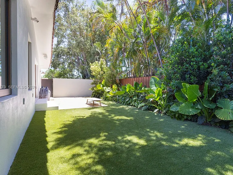 1701 SW 23rd Ter — Photo 22