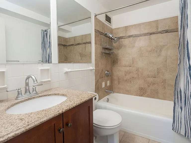 3951 N Lake Shore Dr #1 — Photo 10